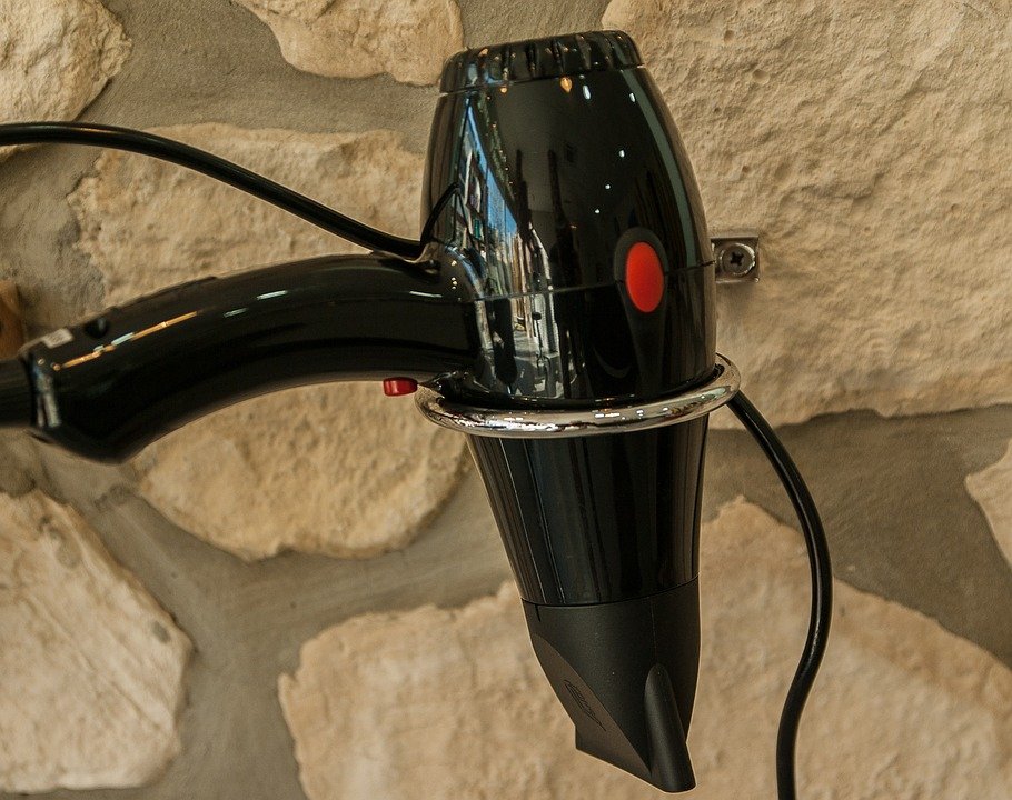 hair-dryer-1185351_960_720.jpg